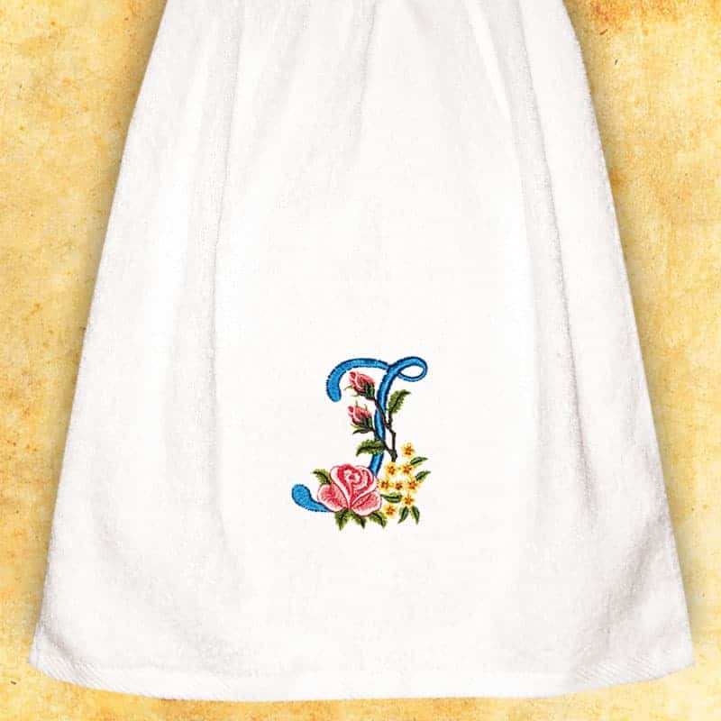 Embroidered towel for ladies "I"
