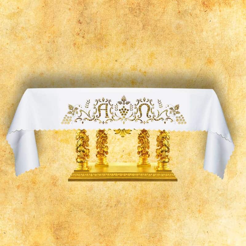 Mantel de altar calado con bordado frontal "Alfa Omega"